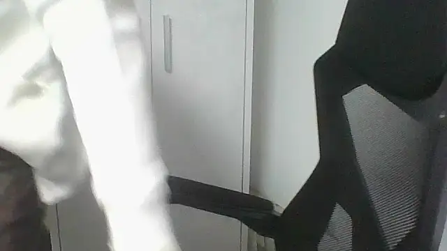 Snapshot of Sensor2000 chatting on 16, 12, 2025 Sensor2000 online show from 16, 12, 2025