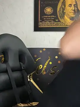 candy  fox  online show from 5, 10, 2025