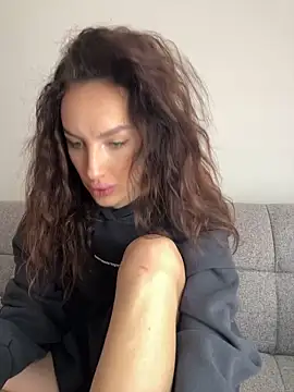 Snapshot of goodgirldevil chatting on 13, 11, 2025 goodgirldevil online show from 13, 11, 2025