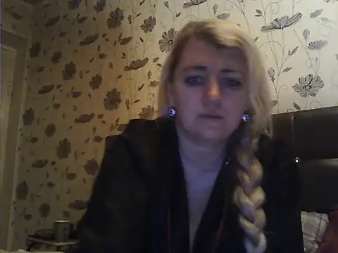 SmileCamille online show from 1, 12, 2025