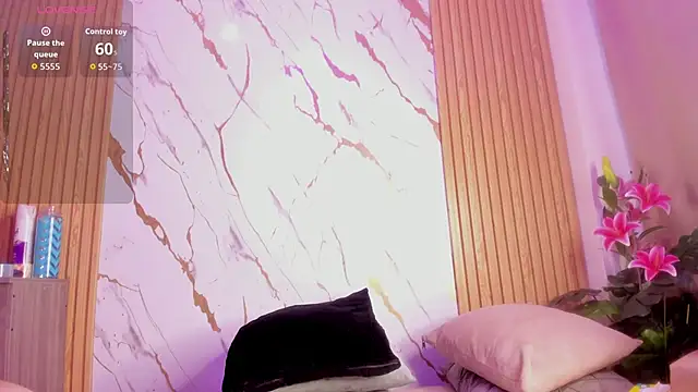 Snapshot of Eva_Johnss chatting on 4, 12, 2025 Eva Johnss online show from 4, 12, 2025