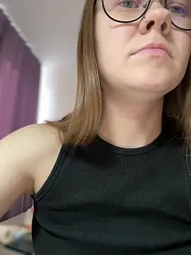 Snapshot of _CherryBloom_ chatting on 7, 3, 2026 CherryBloom online show from 7, 3, 2026