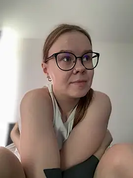 Snapshot of _CherryBloom_ chatting on 6, 6, 2026 CherryBloom online show from 6, 6, 2026
