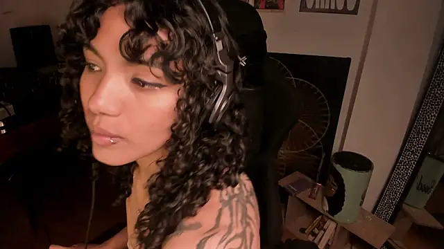 Snapshot of Nati____ chatting on 9, 4, 2026 Nati online show from 9, 4, 2026