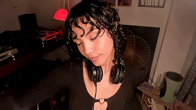 Snapshot of Nati____ chatting on 18, 4, 2026 Nati online show from 18, 4, 2026