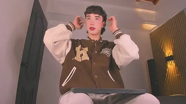 Snapshot of austin_rouse chatting on 5, 1, 2026 austin rouse online show from 5, 1, 2026