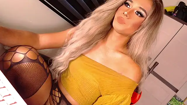 Snapshot of SissifyMeNow chatting on 20, 3, 2026 SissifyMeNow online show from 20, 3, 2026