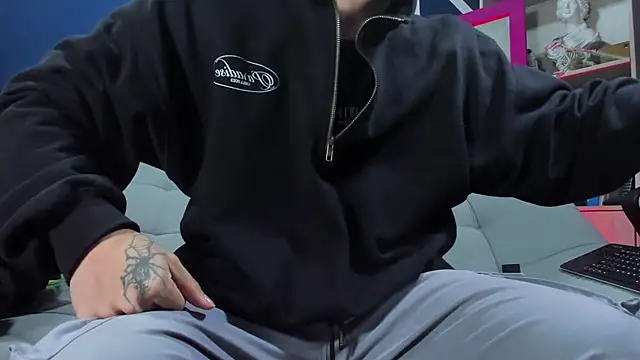 etham wolf  online show from 21, 11, 2025