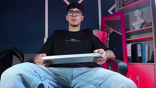 etham wolf  online show from 1, 12, 2025