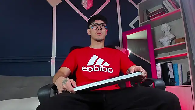 etham wolf  online show from 17, 12, 2025