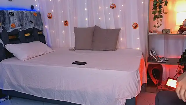 Snapshot of anitaglow chatting on 23, 10, 2025 anitaglow online show from 23, 10, 2025