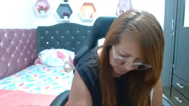 Snapshot of cristydirtyhot chatting on 23, 3, 2026 cristydirtyhot online show from 23, 3, 2026