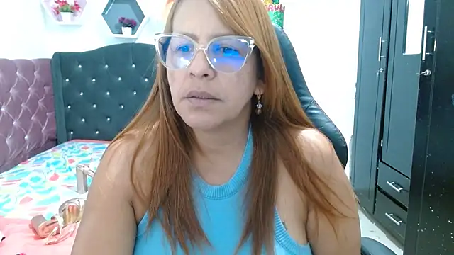 Snapshot of cristydirtyhot chatting on 1, 4, 2026 cristydirtyhot online show from 1, 4, 2026