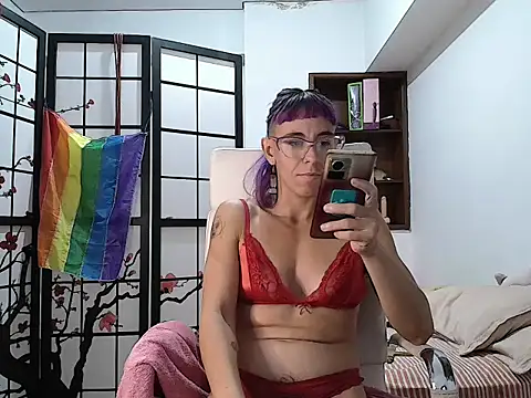 Snapshot of MitzieDupr chatting on 23, 4, 2026 MitzieDupr online show from 23, 4, 2026