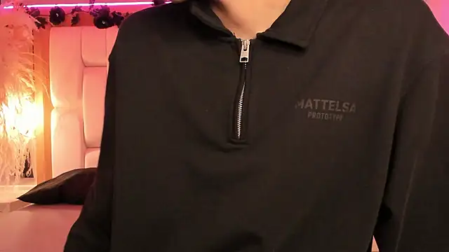 Daphne And Roger online show from 5, 2, 2026