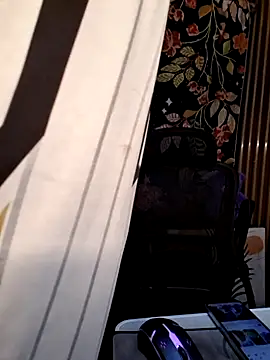 Snapshot of mr_dave chatting on 15, 12, 2025 mr dave online show from 15, 12, 2025