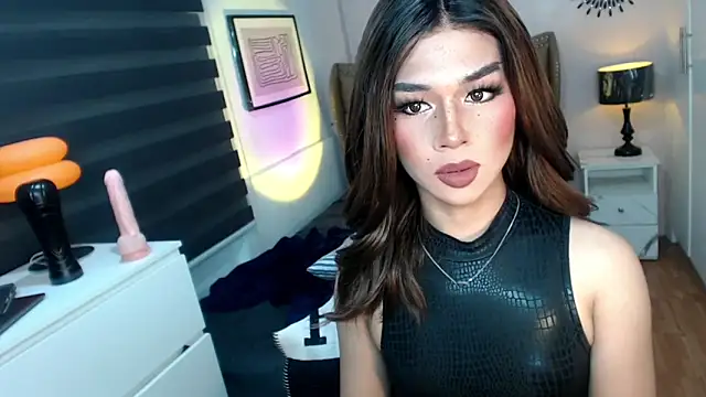 Snapshot of solana_imani chatting on 23, 10, 2025 solana imani online show from 23, 10, 2025