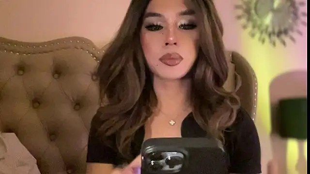 Snapshot of solana_imani chatting on 9, 4, 2026 solana imani online show from 9, 4, 2026