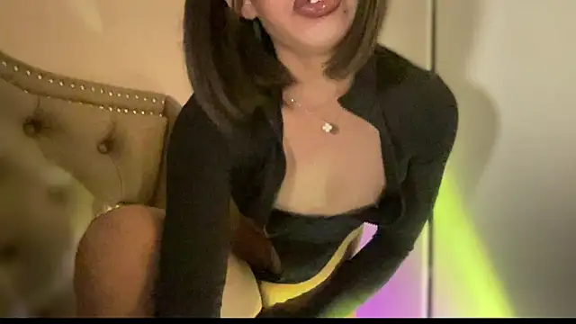 Snapshot of solana_imani chatting on 10, 4, 2026 solana imani online show from 10, 4, 2026