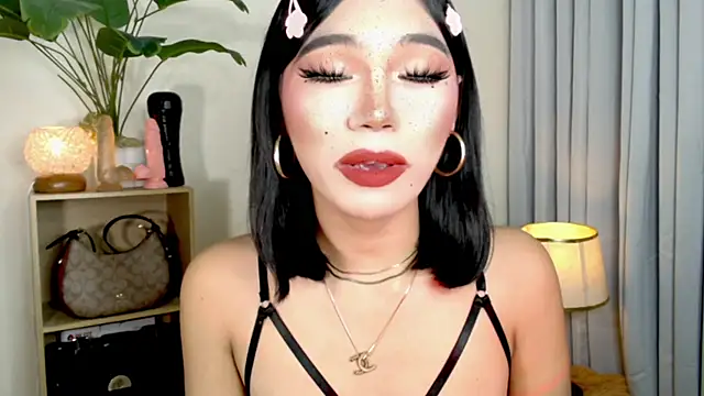 Snapshot of miyaa_Moore chatting on 29, 11, 2025 miyaa Moore online show from 29, 11, 2025