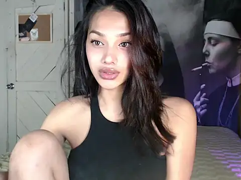Snapshot of itsmekarinaaa chatting on 3, 4, 2026 itsmekarinaaa online show from 3, 4, 2026