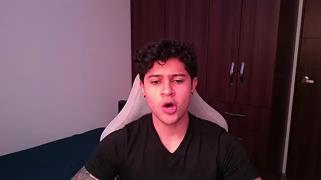 domsantiago  online show from 9, 10, 2025