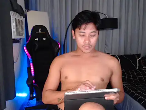 Snapshot of alexsuckable01 chatting on 5, 4, 2026 alexsuckable01 online show from 5, 4, 2026