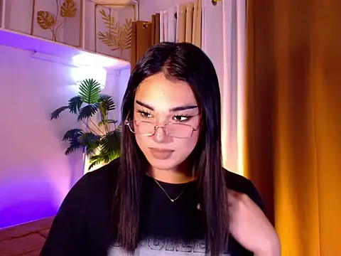 Snapshot of magnificent_kitana chatting on 27, 4, 2026 magnificent kitana online show from 27, 4, 2026