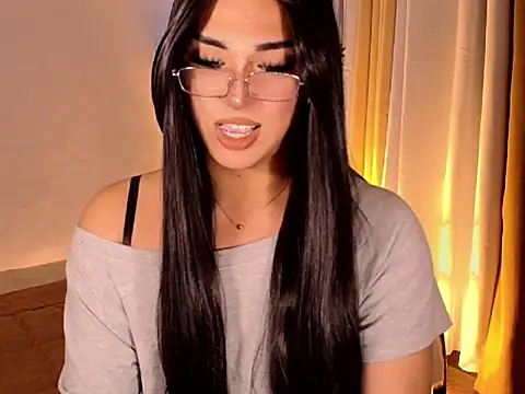 Snapshot of magnificent_kitana chatting on 22, 5, 2026 magnificent kitana online show from 22, 5, 2026
