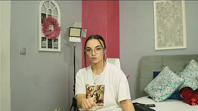 Snapshot of ScarletVex chatting on 10, 6, 2026 ScarletVex online show from 10, 6, 2026