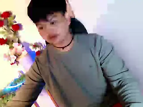 Snapshot of Reynelcock chatting on 10, 6, 2026 Reynelcock online show from 10, 6, 2026