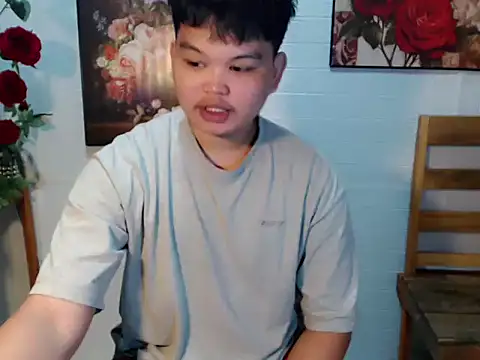 Snapshot of Reynelcock chatting on 23, 6, 2026 Reynelcock online show from 23, 6, 2026