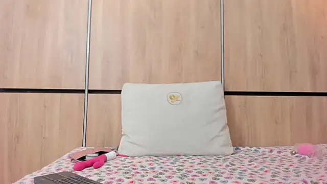 Snapshot of ikia_lopez_ chatting on 1, 4, 2026 ikia lopez online show from 1, 4, 2026