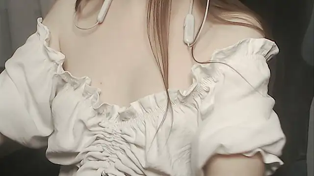 cute elfy  online show from 10, 2, 2026