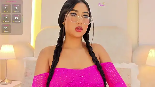 Snapshot of SalomeeBell chatting on 9, 5, 2026 SalomeeBell online show from 9, 5, 2026