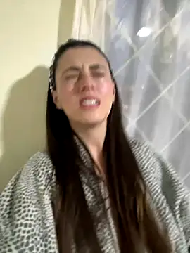 Snapshot of MiaLune_Pink chatting on 7, 10, 2025 MiaLune Pink online show from 7, 10, 2025