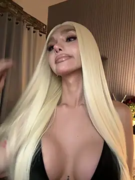 Snapshot of EmeraldGreyson chatting on 16, 4, 2026 EmeraldGreyson online show from 16, 4, 2026