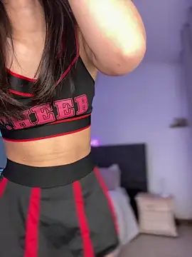 Snapshot of julieta_jhonss chatting on 1, 11, 2025 julieta jhonss online show from 1, 11, 2025