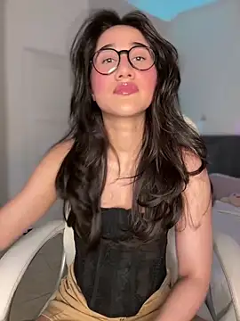 Snapshot of julieta_jhonss chatting on 6, 4, 2026 julieta jhonss online show from 6, 4, 2026