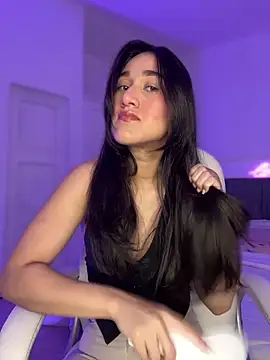 Snapshot of julieta_jhonss chatting on 12, 4, 2026 julieta jhonss online show from 12, 4, 2026