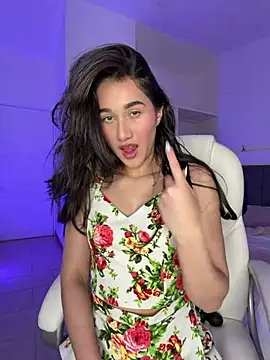 Snapshot of julieta_jhonss chatting on 9, 5, 2026 julieta jhonss online show from 9, 5, 2026