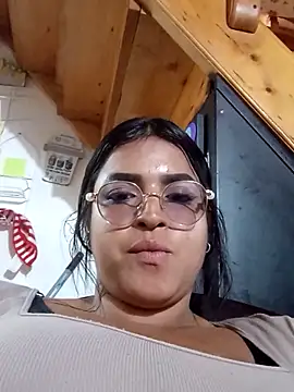 Snapshot of katia_durand chatting on 27, 10, 2025 katia durand online show from 27, 10, 2025