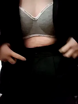 Snapshot of daisylouis chatting on 4, 3, 2026 daisylouis online show from 4, 3, 2026