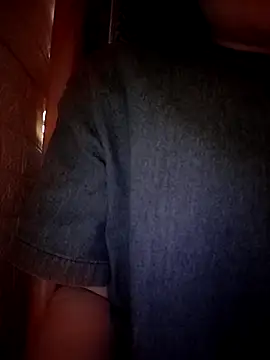 Snapshot of daisylouis chatting on 8, 3, 2026 daisylouis online show from 8, 3, 2026