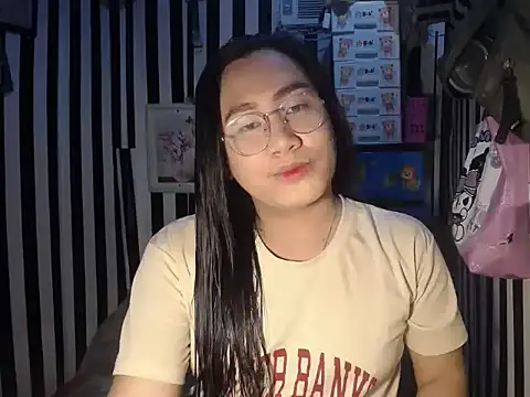 Snapshot of behappy4me chatting on 27, 7, 2026 behappy4me online show from 27, 7, 2026