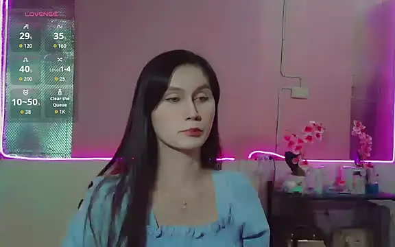 Snapshot of anne_smithe chatting on 19, 4, 2026 anne smithe online show from 19, 4, 2026