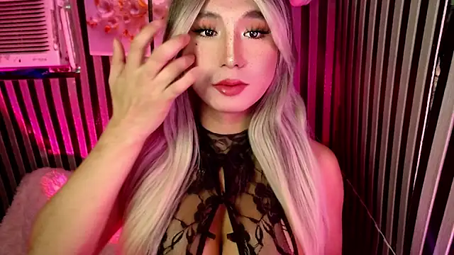 Snapshot of UrhotlucyTS chatting on 10, 3, 2026 UrhotlucyTS online show from 10, 3, 2026