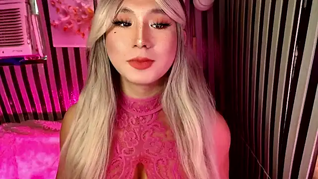 Snapshot of UrhotlucyTS chatting on 21, 3, 2026 UrhotlucyTS online show from 21, 3, 2026