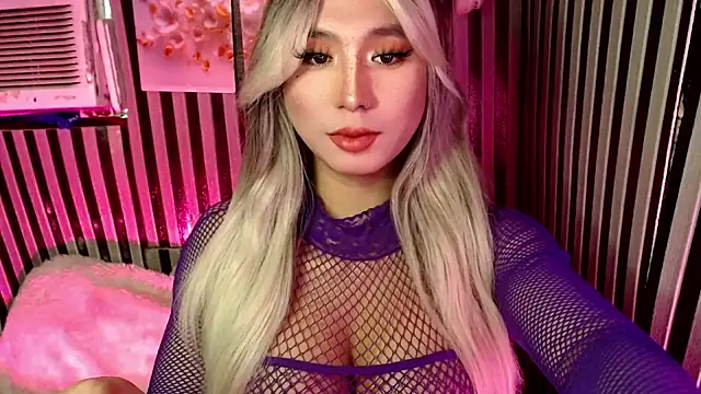 Snapshot of UrhotlucyTS chatting on 22, 3, 2026 UrhotlucyTS online show from 22, 3, 2026