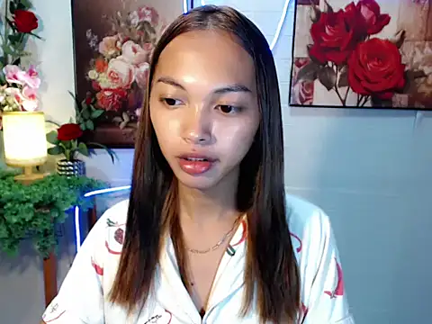 Snapshot of Simi_Ipit chatting on 13, 5, 2026 Simi Ipit online show from 13, 5, 2026